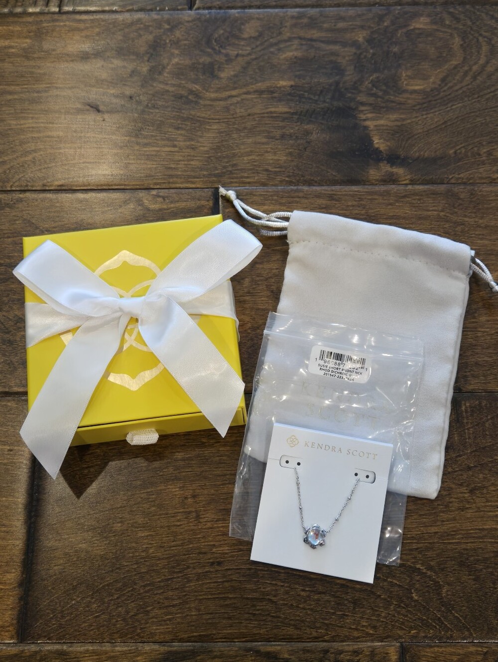 NWT Kendra Scott Susie Short Pendant Necklace Rhodium Dichroic Glass - Picture 4 of 10